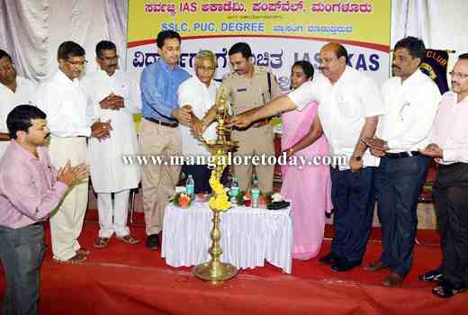 Youth urged to evince interest in taking up govt jobs 1